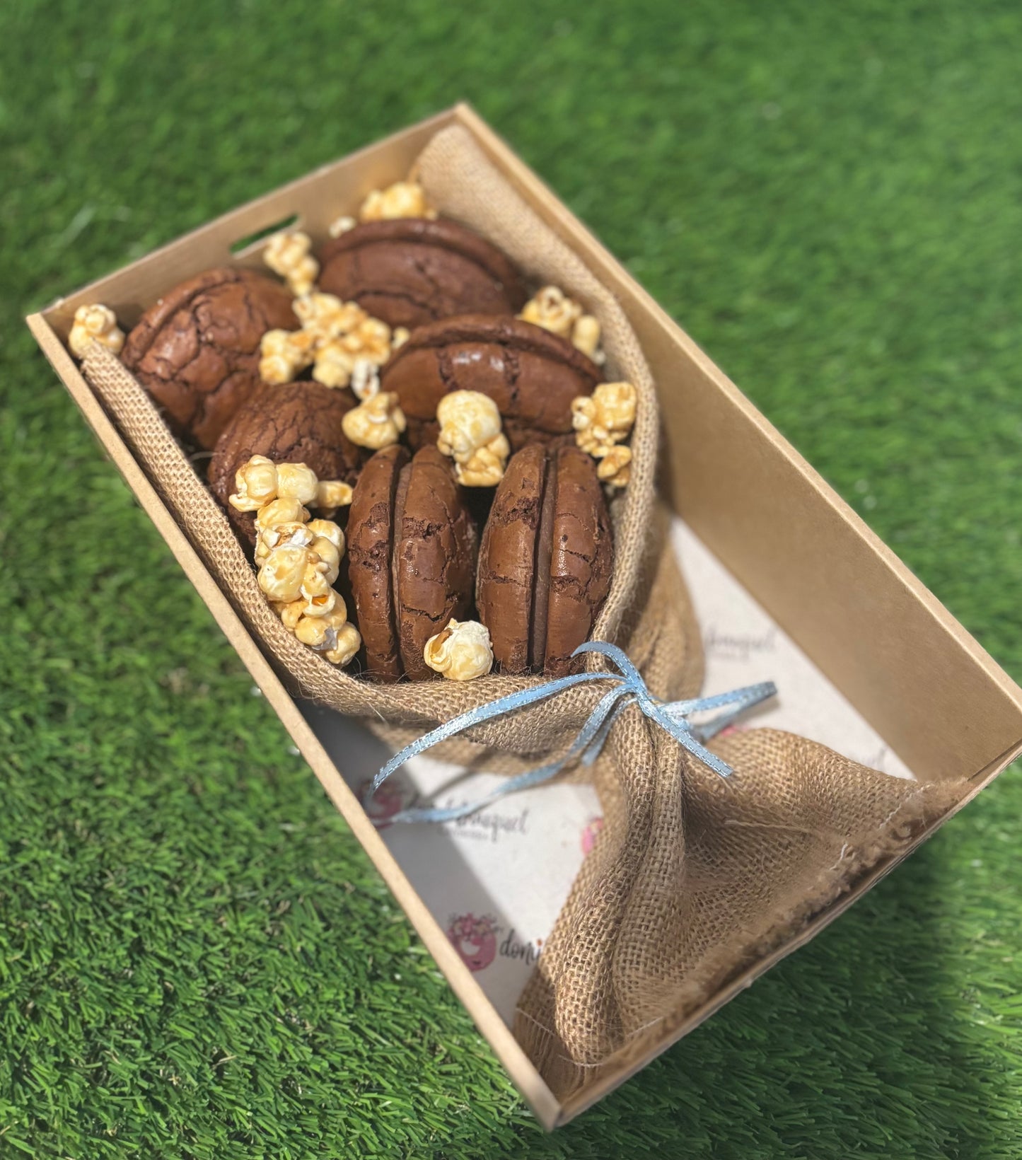 Brookie Sandwich Bouquet Gift Box [Brownie Cookie]