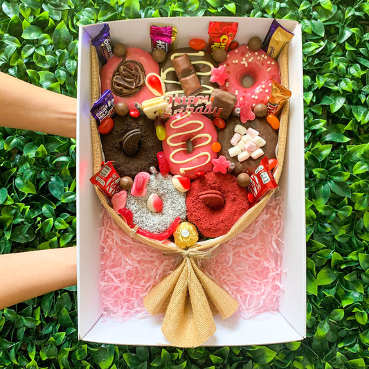 Strawberry & Chocolate Donut Bouquet Gift Box [Medium]