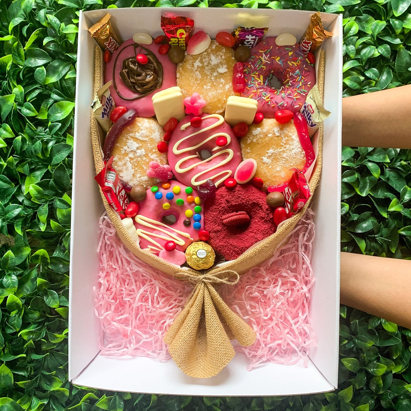 Pretty in Pink Donut Bouquet Gift Box [Medium]